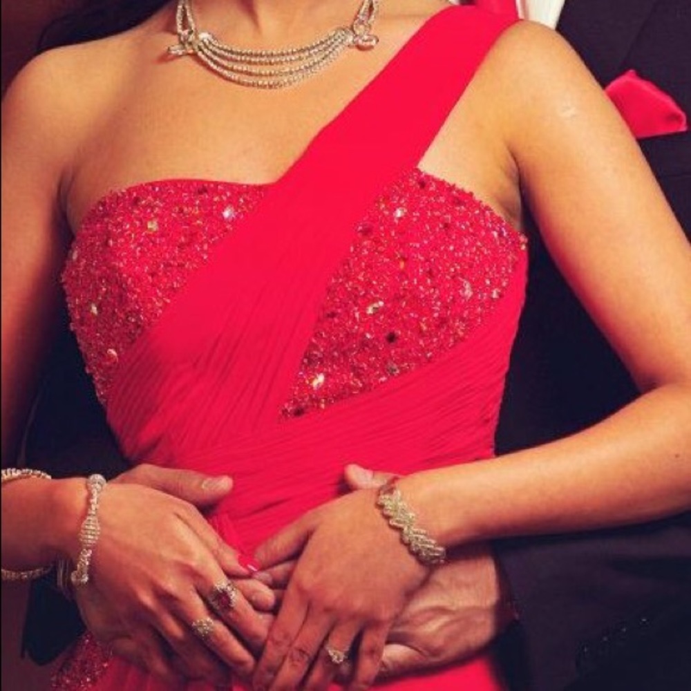 Perfect red gown